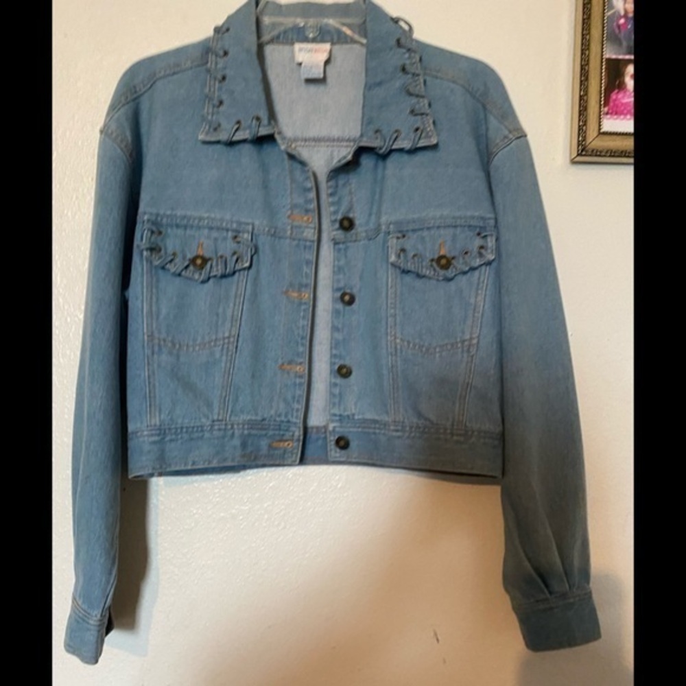 Styles to go.Denim cropped jacket